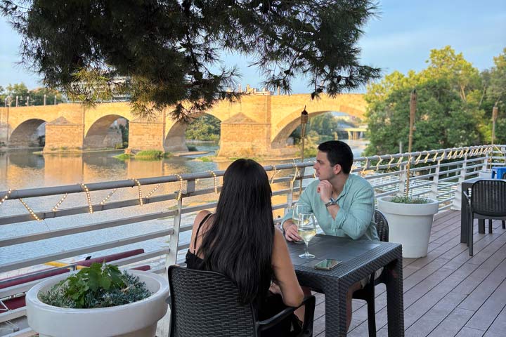 FOTOGRAFIA DE LA TERRAZA 1