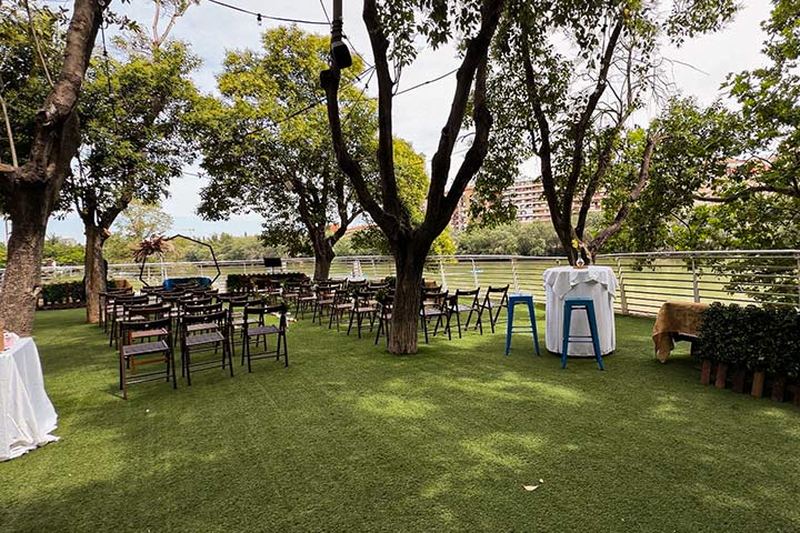 Jardin en las orillas del ebro
